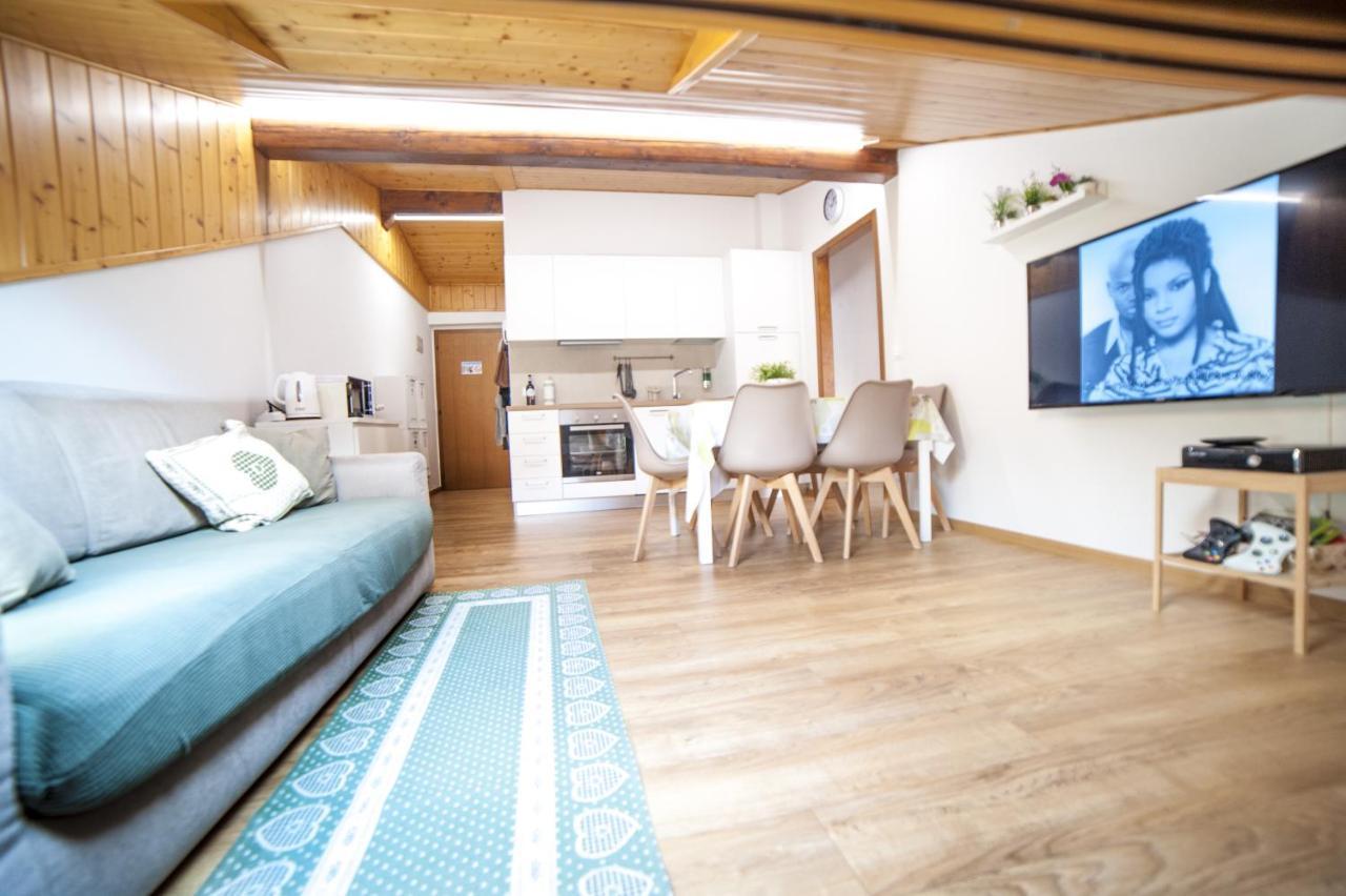 Apartmán La Mansarda Di Emma Pinzolo Exteriér fotografie